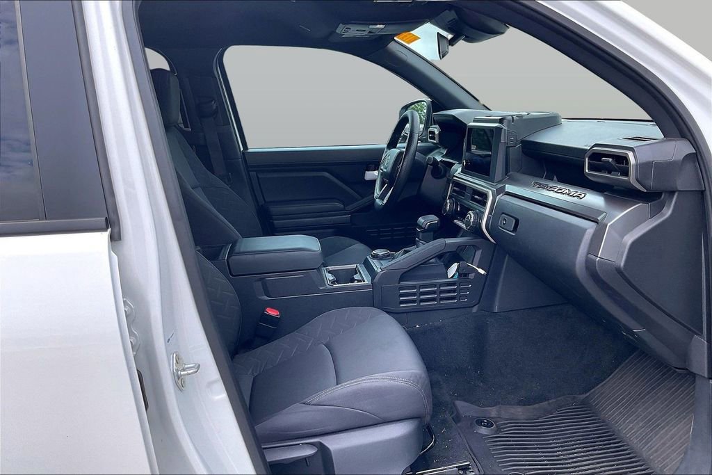 Used 2024 Toyota Tacoma SR5 AWD/4WD image 7