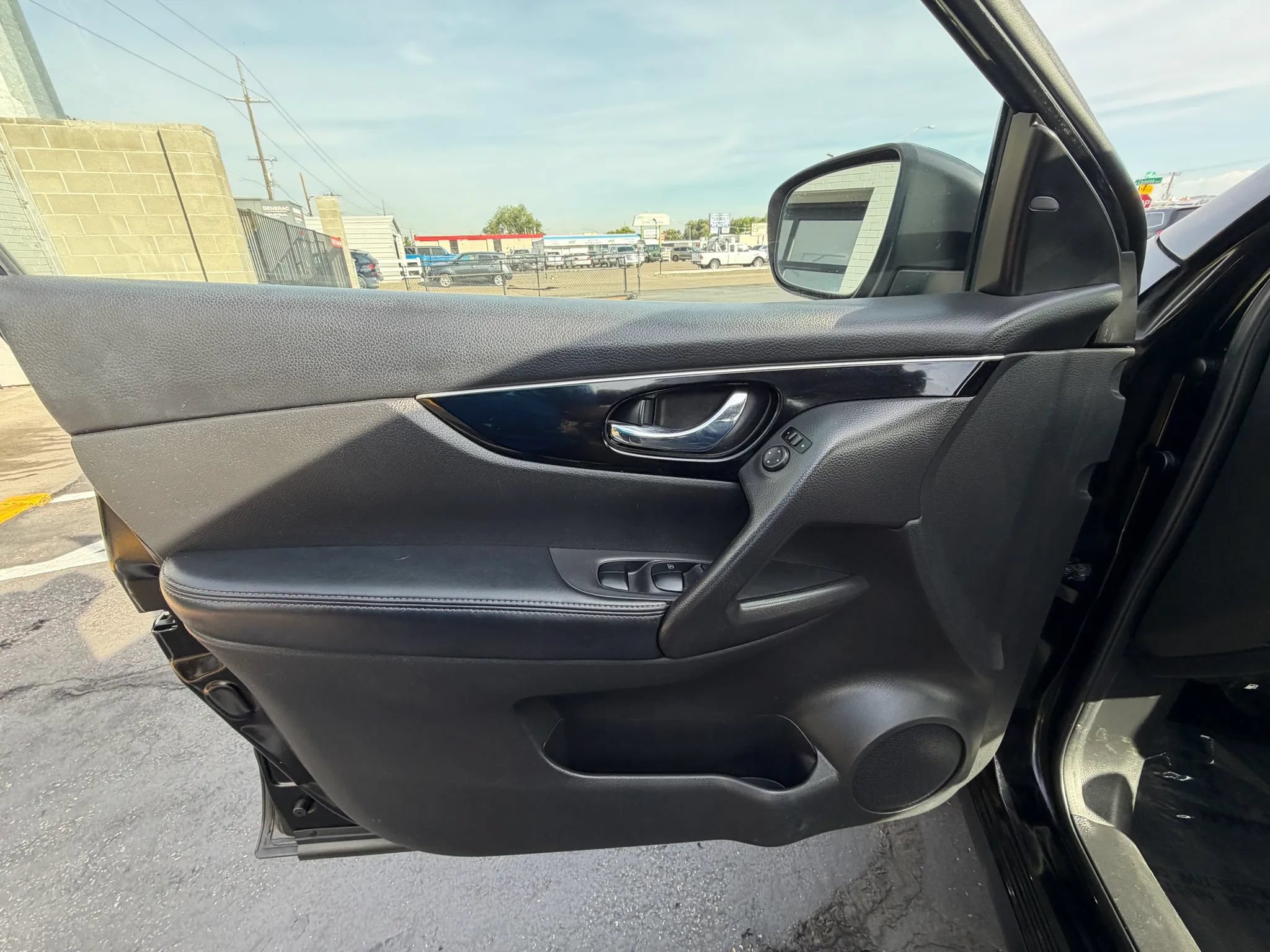 Used 2018 Nissan Rogue Sport SL w/ SL Premium Package AWD/4WD image 11