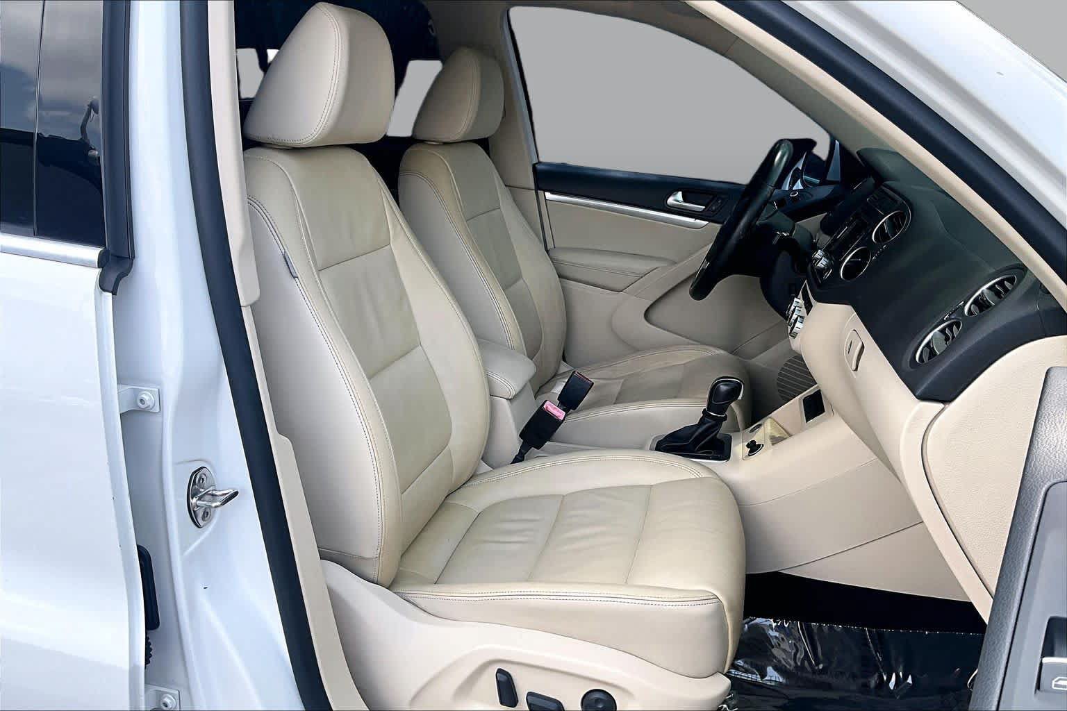 Used 2013 Volkswagen Tiguan SEL FWD image 7