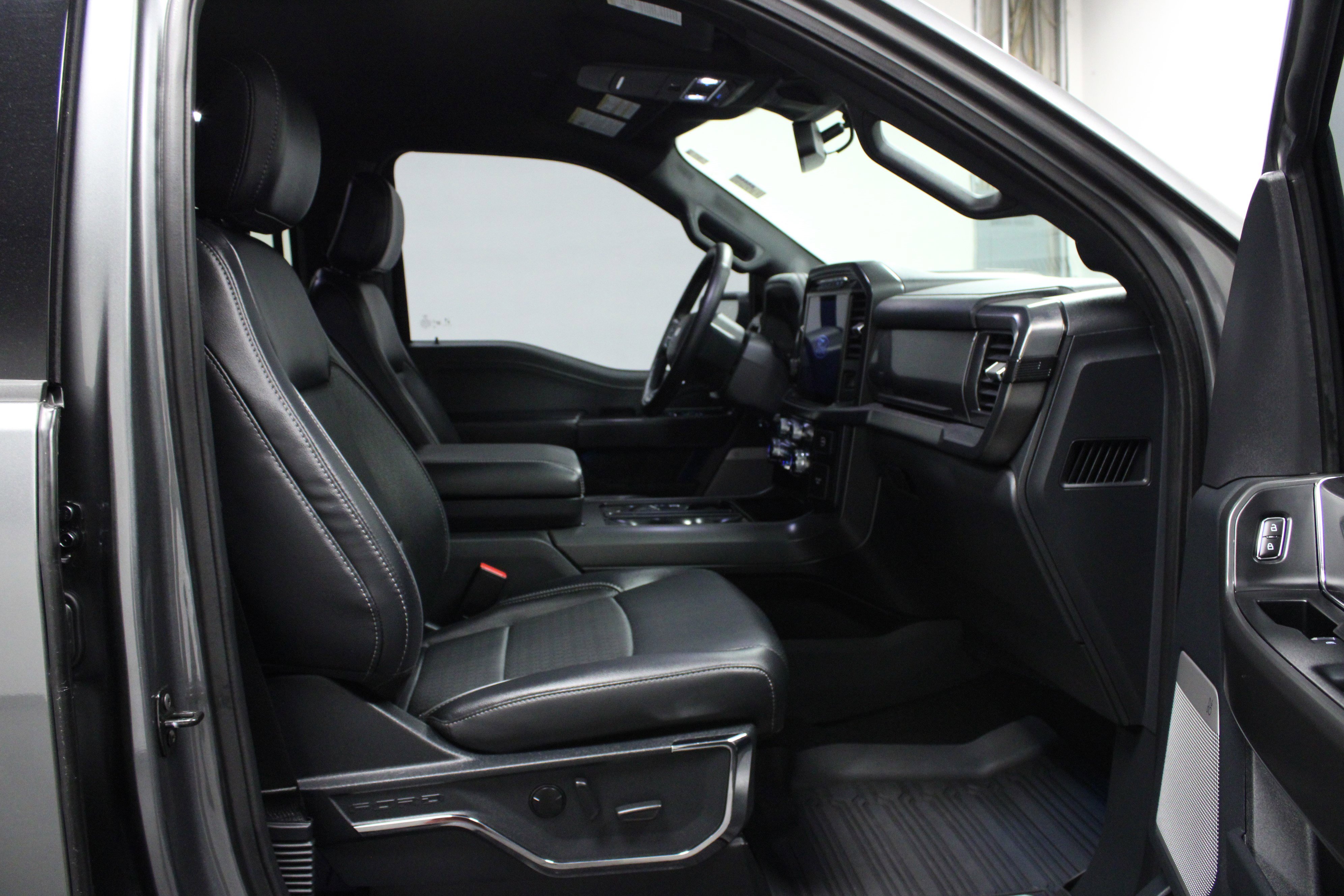 Used 2024 Ford F150 Lariat w/ Bed Utility Package image 17