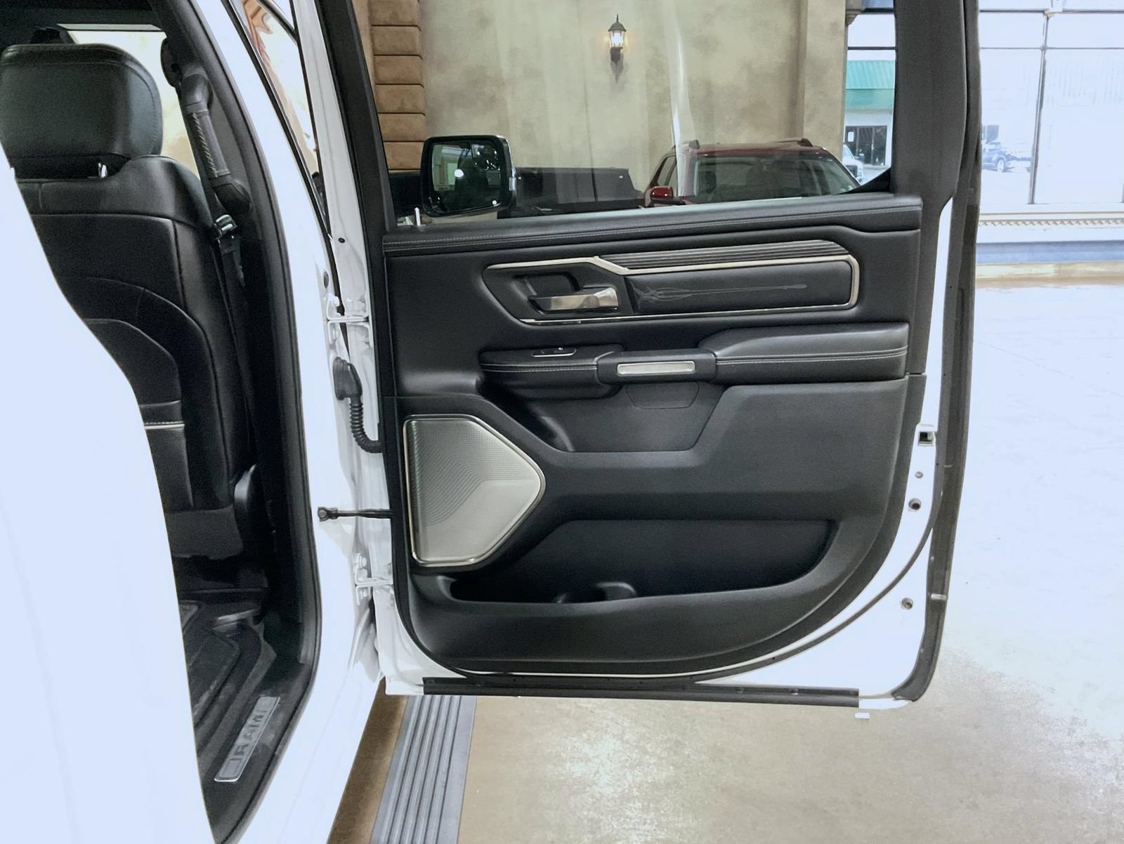 Used 2020 RAM 1500 Limited AWD/4WD image 17