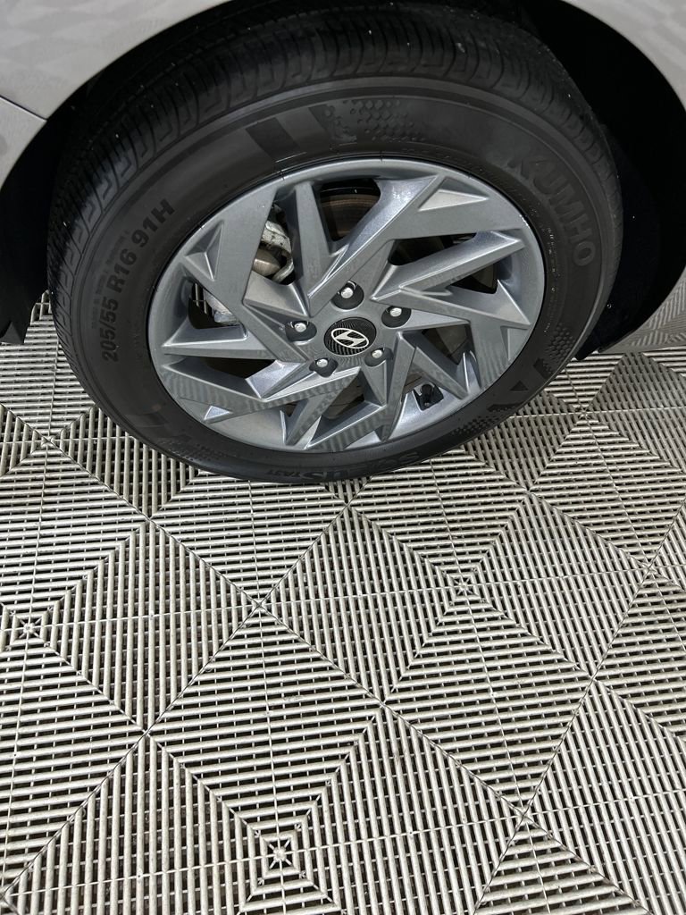 Used 2024 Hyundai Elantra SEL image 10