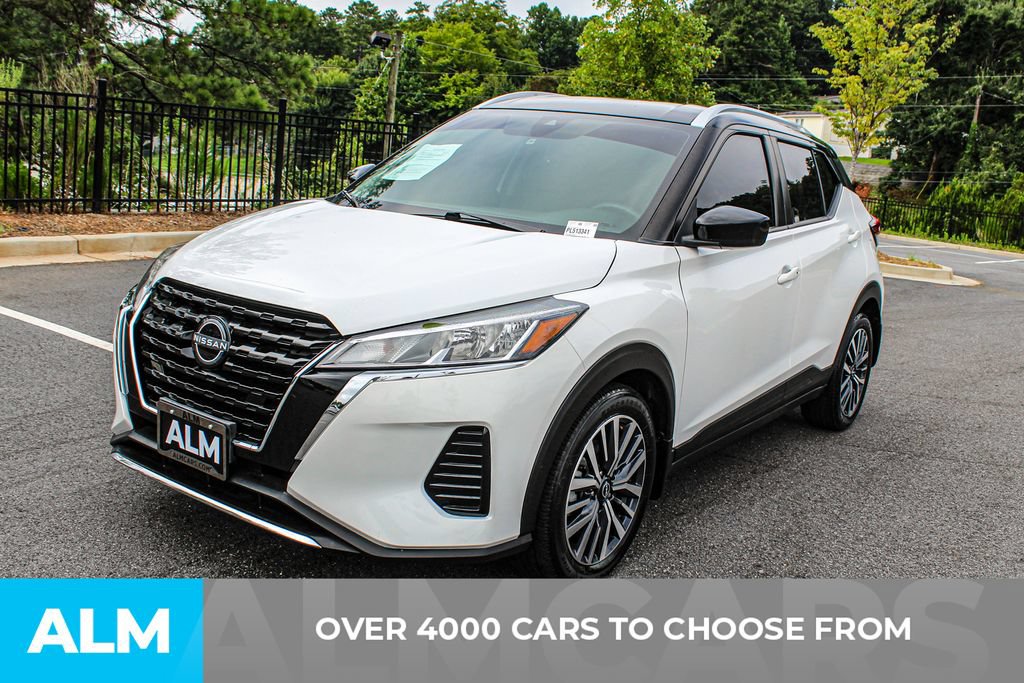 Used 2023 Nissan Kicks SV FWD image 2