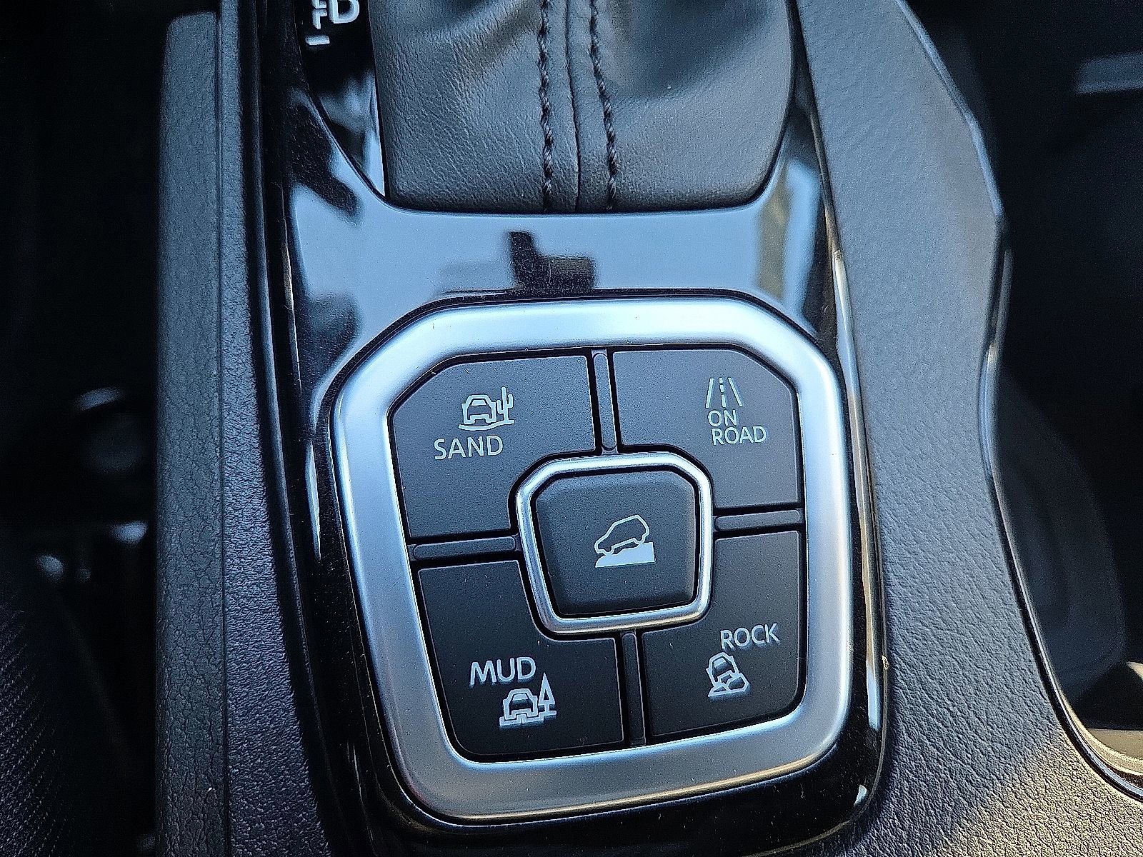 New 2026 Nissan Frontier SV w/ Tow Package AWD/4WD image 21