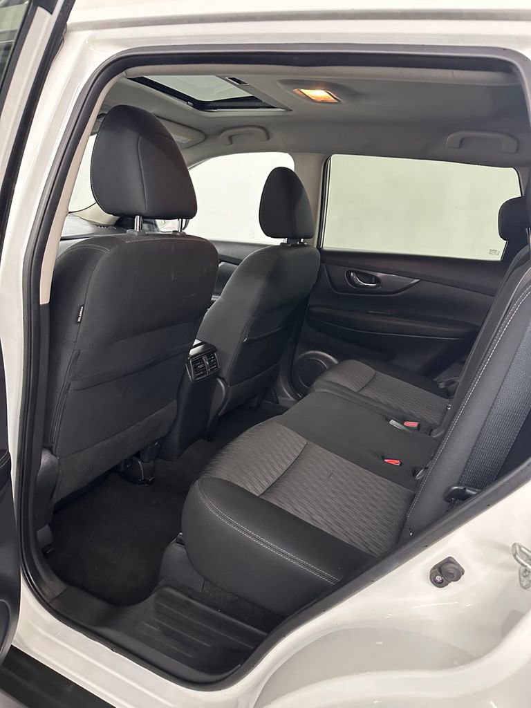 Used 2018 Nissan Rogue SV image 25