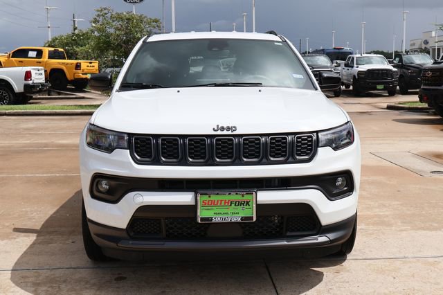 Used 2025 Jeep Compass Latitude w/ Altitude Special Edition AWD/4WD image 2