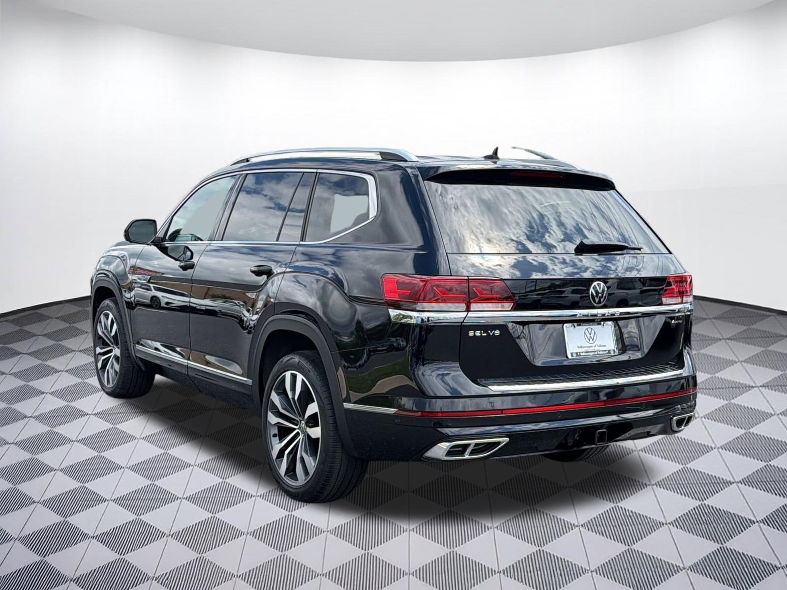 Used 2023 Volkswagen Atlas SEL Premium AWD/4WD image 3