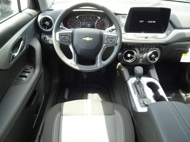New 2026 Chevrolet Blazer LT w/ Midnight/Sport Edition FWD image 6
