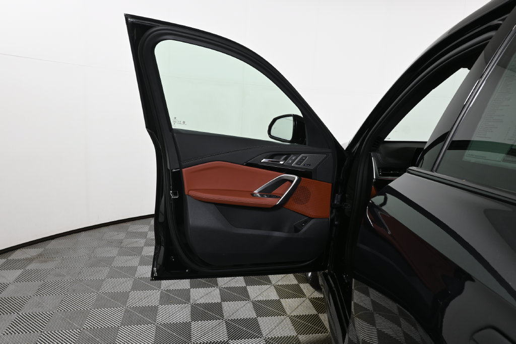 New 2027 BMW X1 xDrive28i AWD/4WD image 24