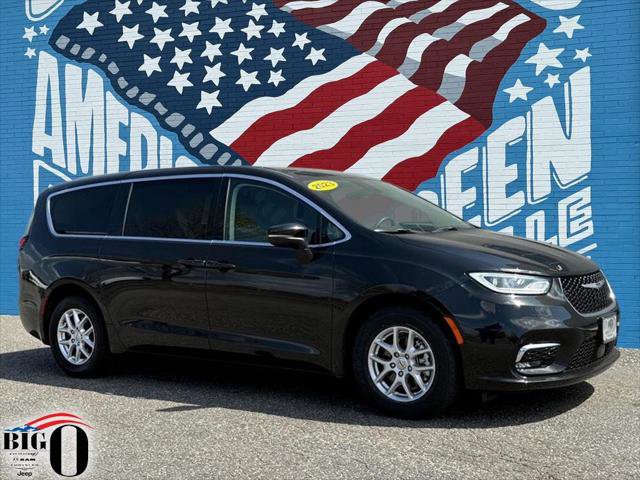 Certified 2023 Chrysler Pacifica Touring-L