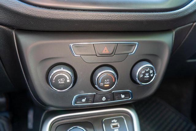 Used 2018 Jeep Compass Latitude w/ Cold Weather Group image 28