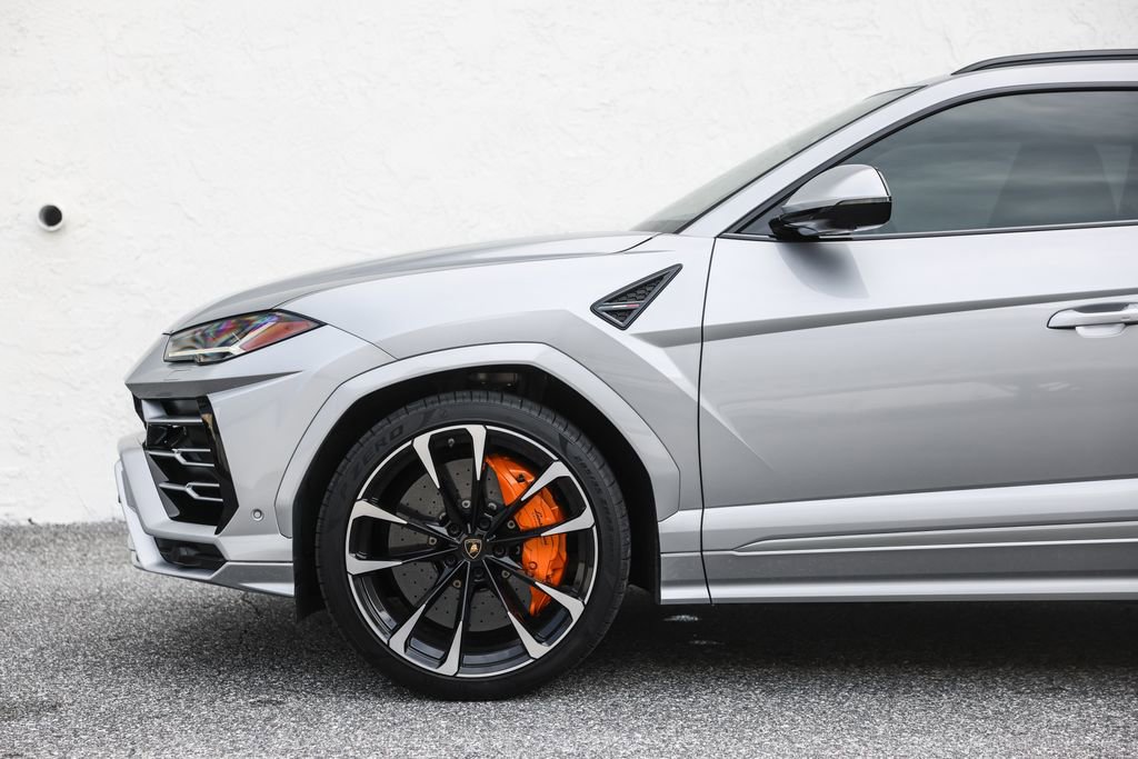 Used 2020 Lamborghini Urus AWD/4WD image 13
