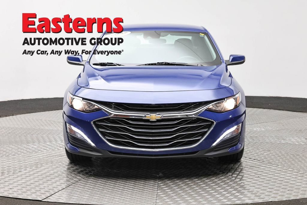 Used 2023 Chevrolet Malibu LT FWD image 2