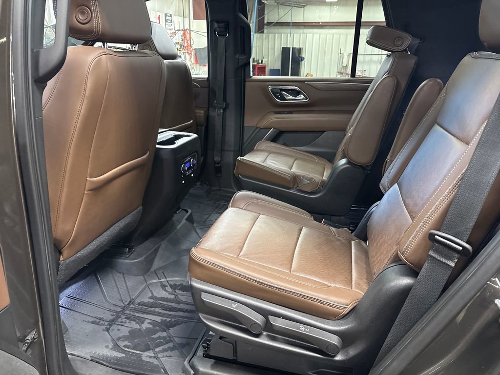 Used 2021 Chevrolet Tahoe High Country w/ Premium Package AWD/4WD image 27