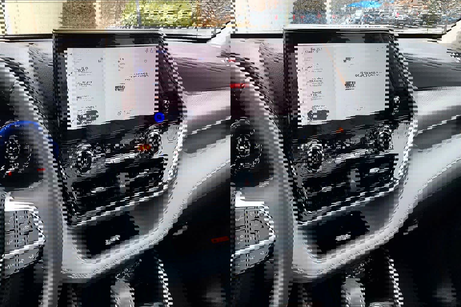 Used 2024 Toyota Highlander Platinum image 7