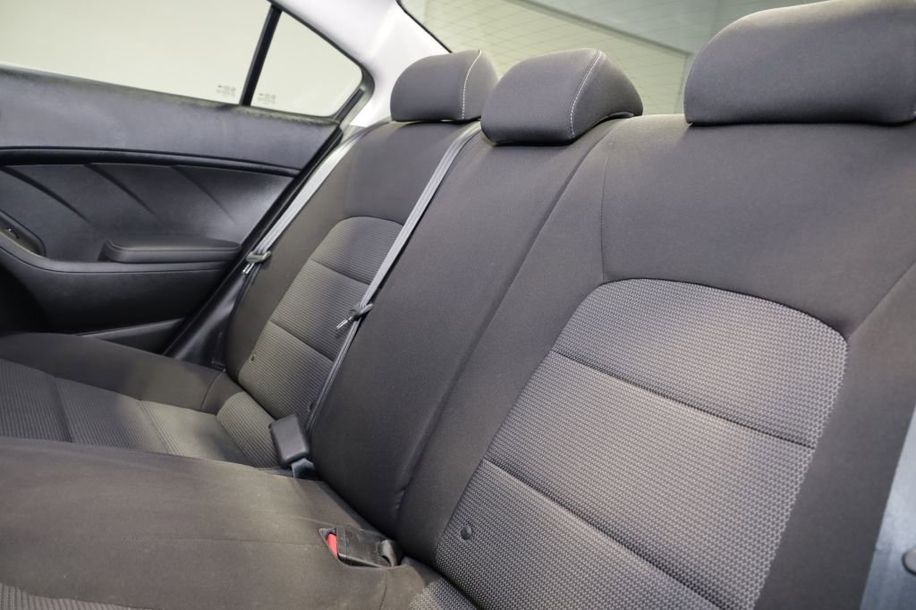 Used 2018 Kia Forte LX w/ LX Rear Camera Package image 19