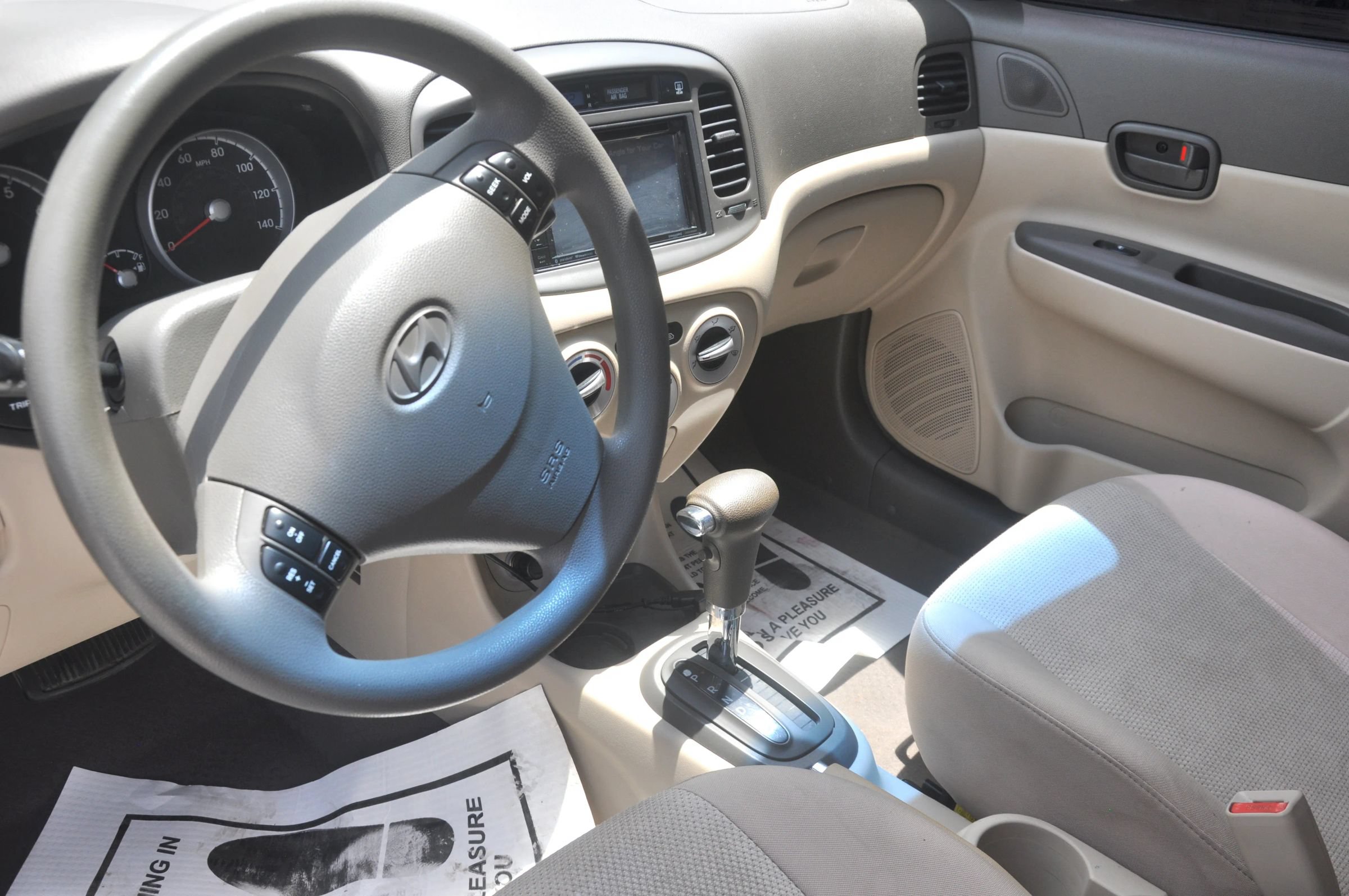 Used 2010 Hyundai Accent GLS w/ Premium Pkg 4 FWD image 17