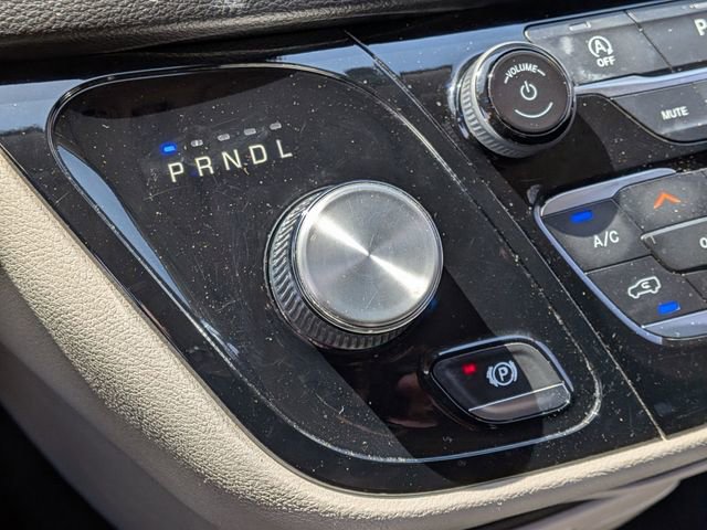 Used 2020 Chrysler Pacifica Touring FWD image 24