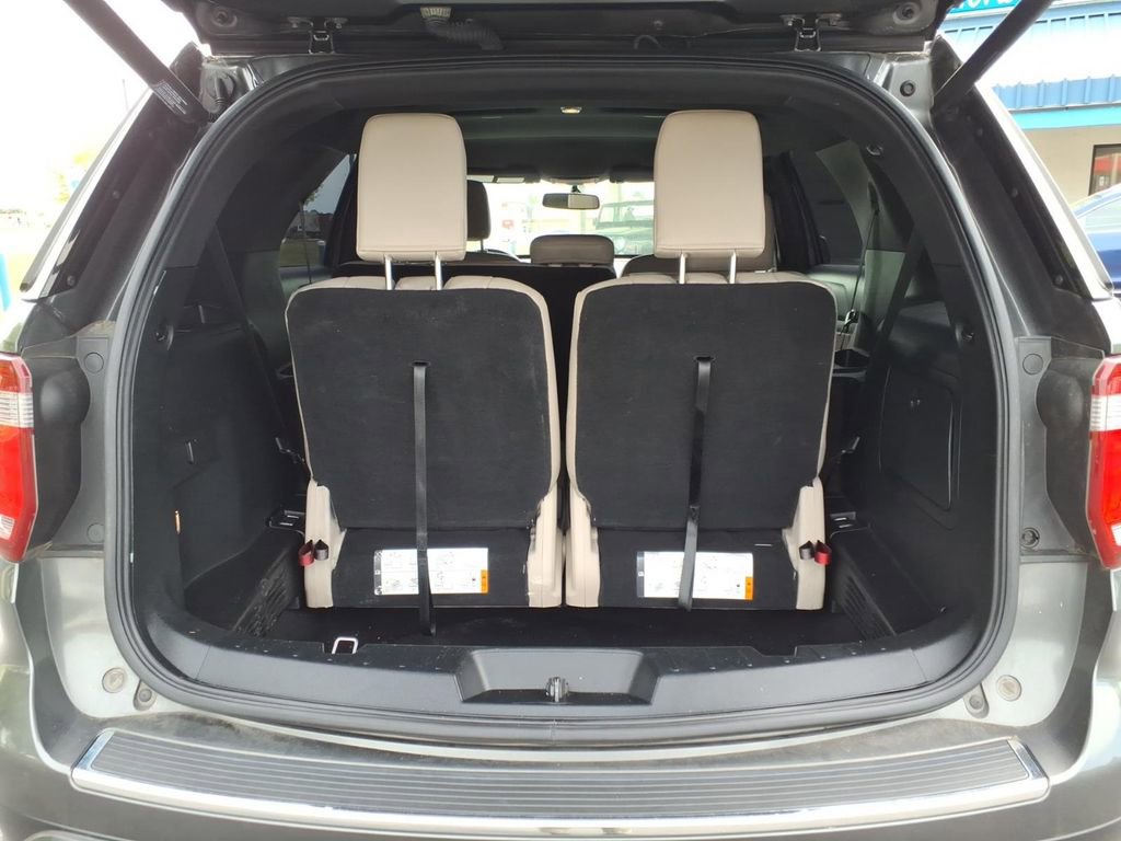 Used 2018 Ford Explorer XLT w/ Equipment Group 202A image 24