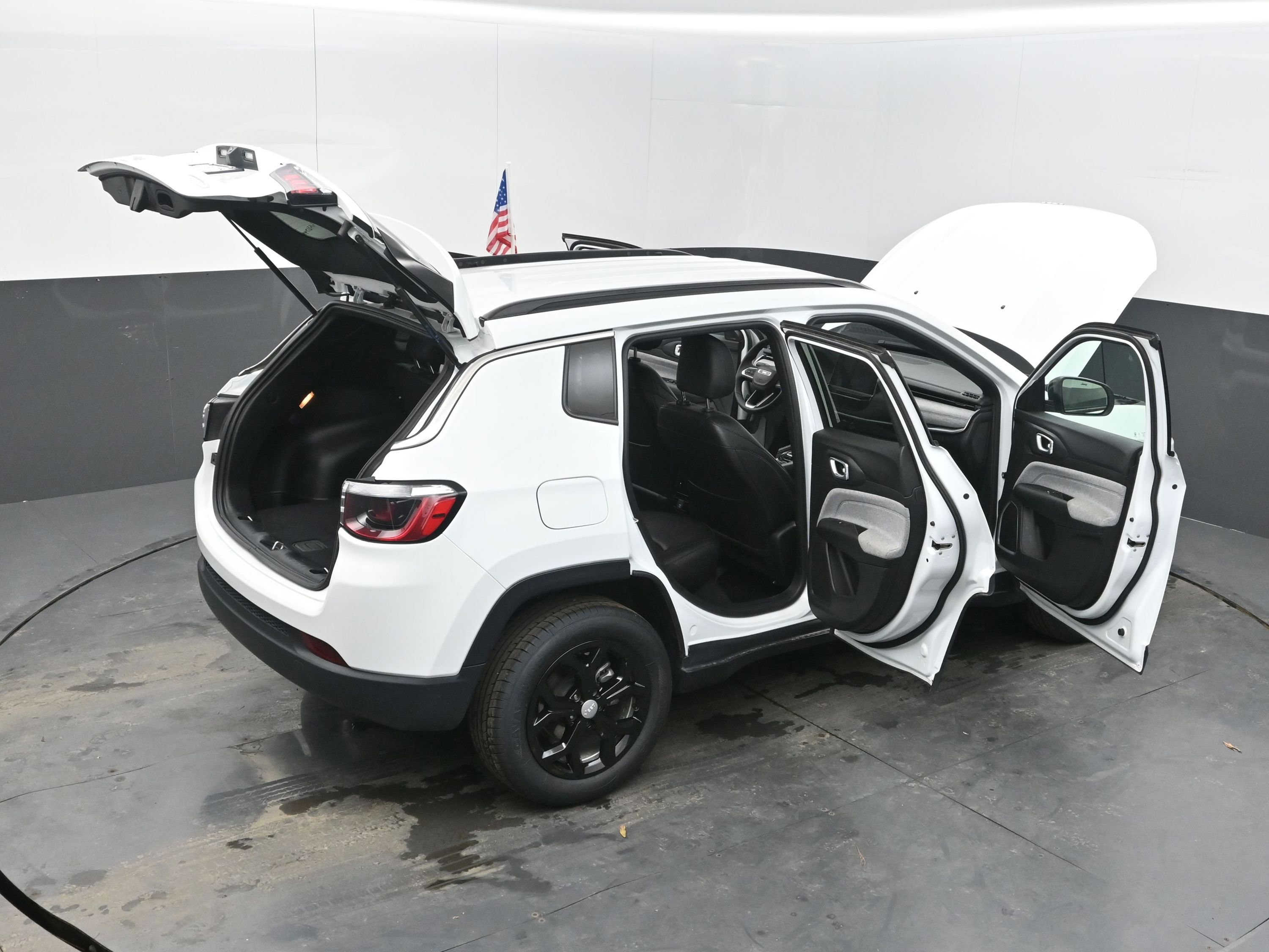 Used 2024 Jeep Compass Latitude image 45