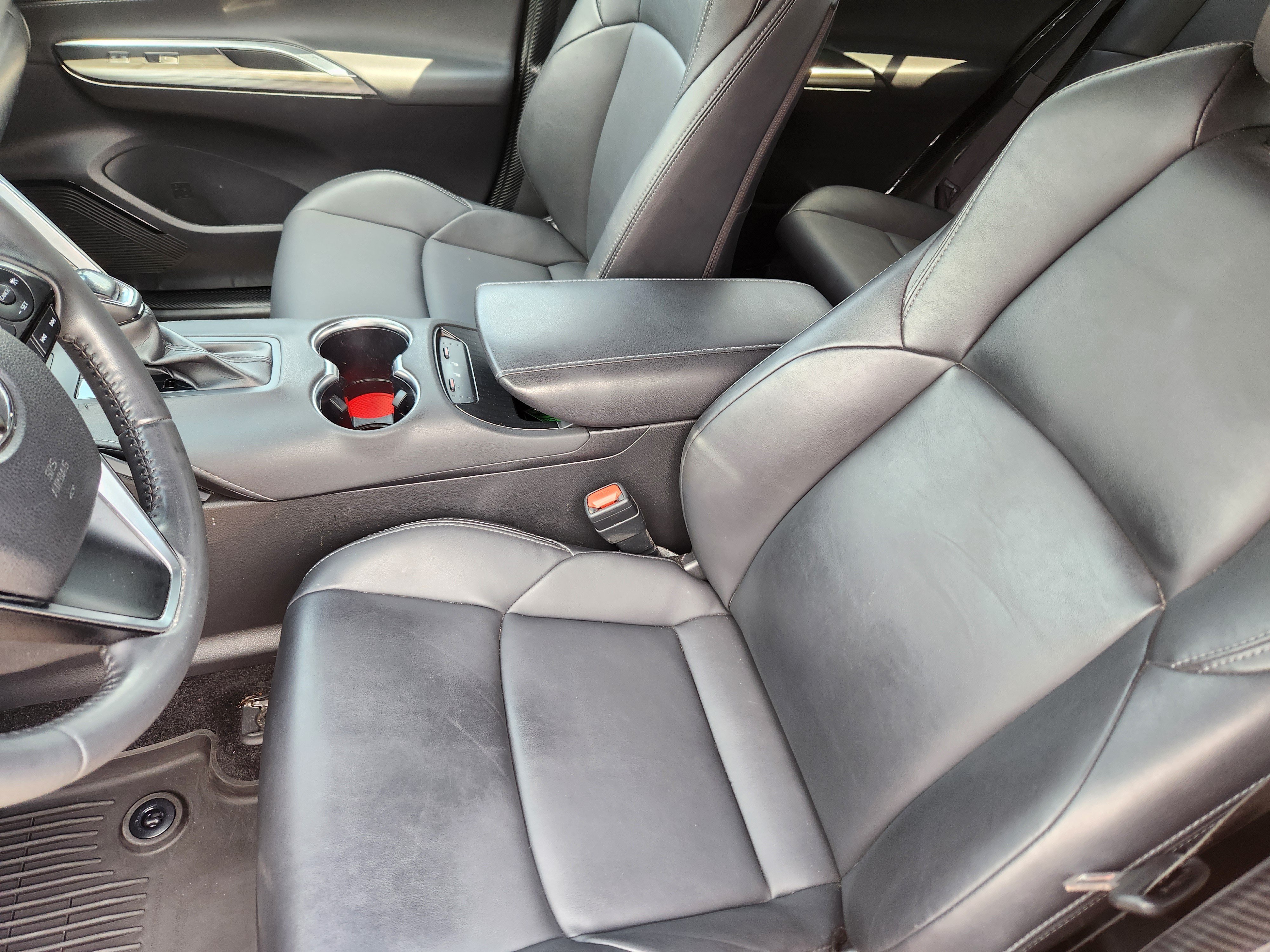 Used 2023 Toyota Venza Nightshade AWD/4WD image 10