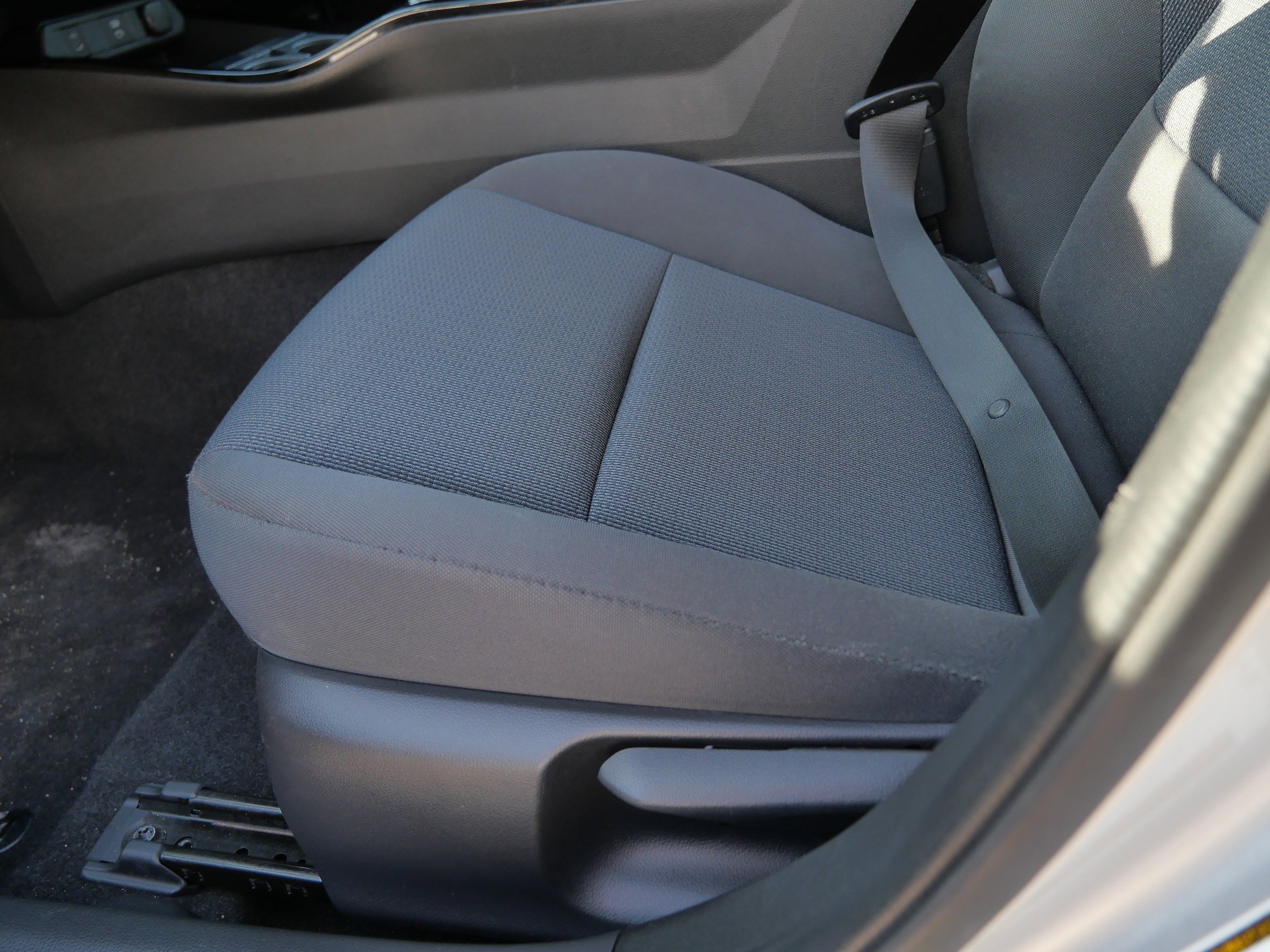 Used 2024 Toyota Prius LE FWD image 20