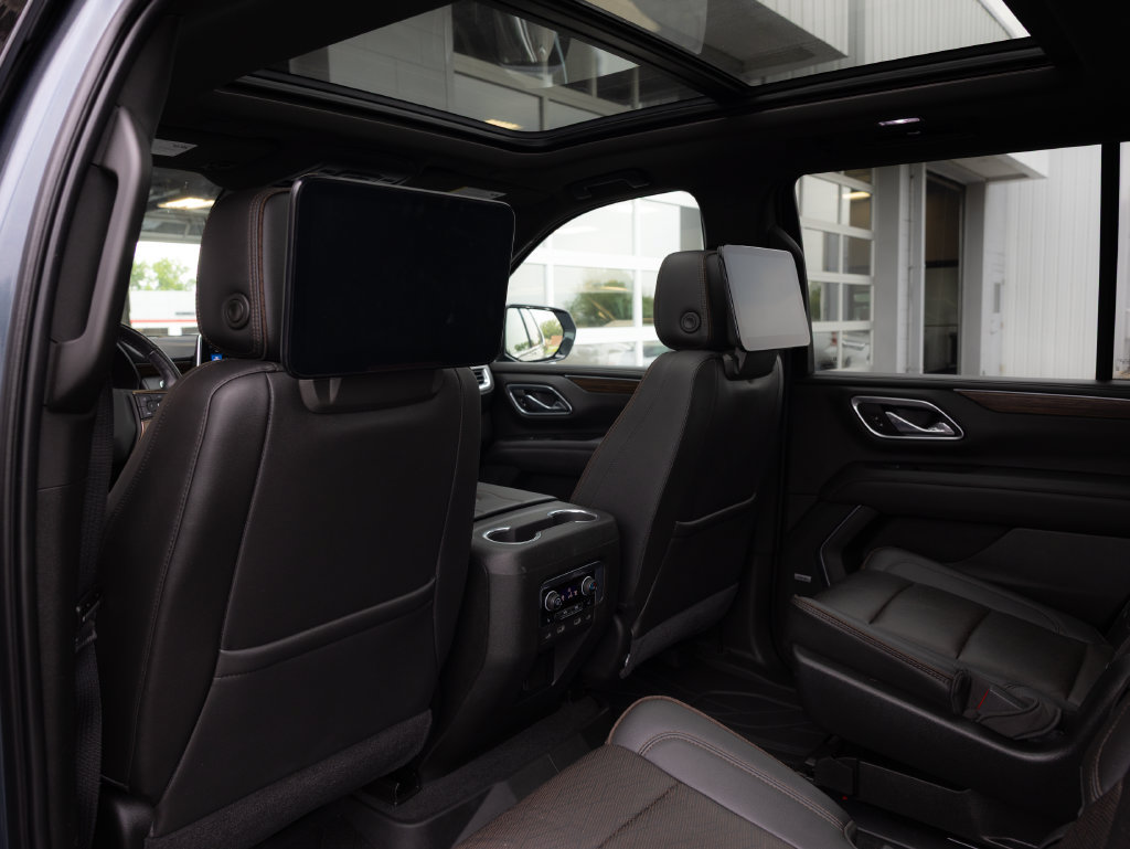 Used 2021 Chevrolet Tahoe High Country w/ Premium Package AWD/4WD image 30