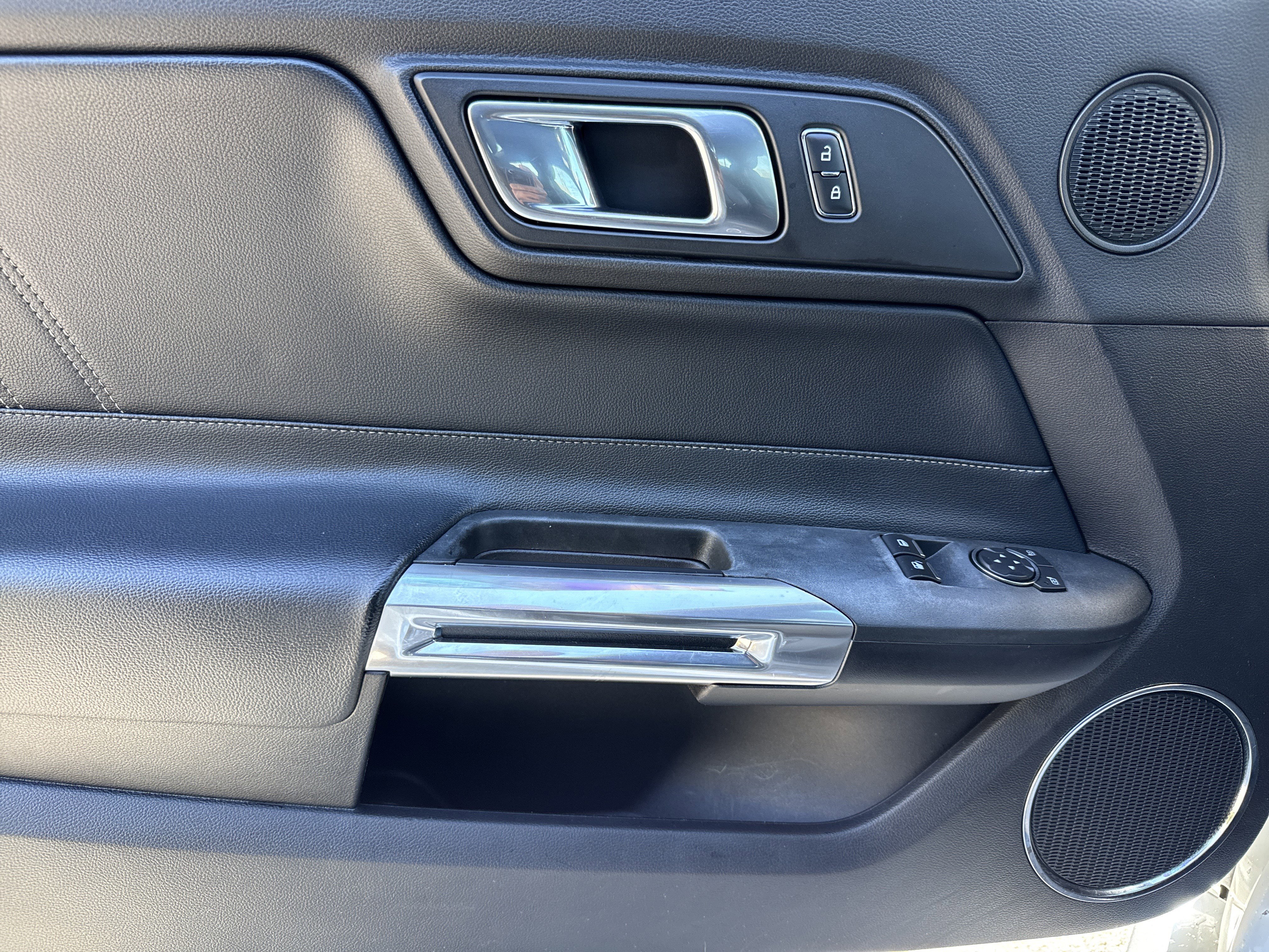 Used 2018 Ford Mustang GT Premium image 14