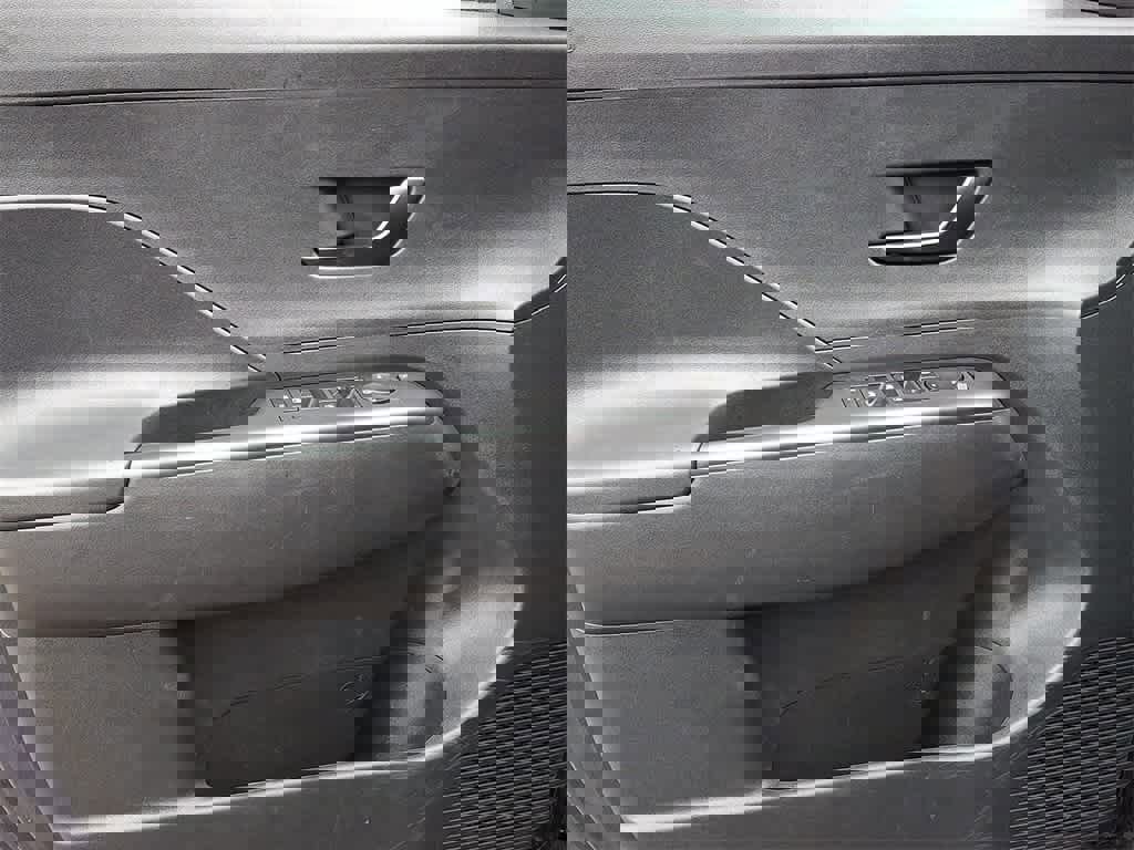 Used 2025 Hyundai Kona SEL image 12