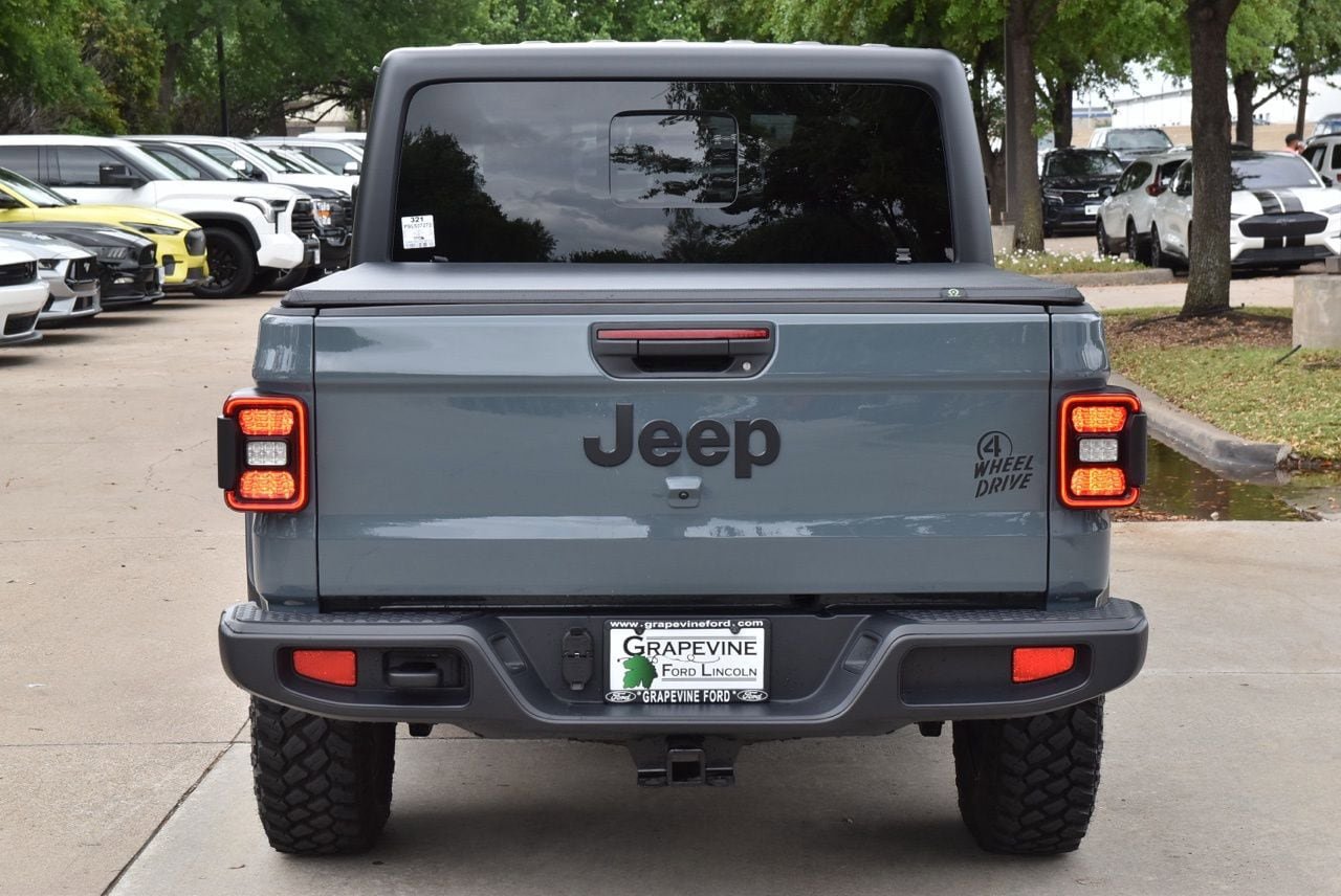 Used 2025 Jeep Gladiator Willys image 9