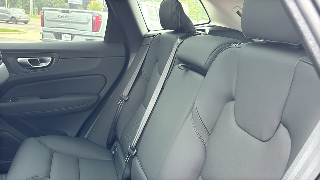 New 2026 Volvo XC60 B5 Plus w/ Protection Package Premier AWD/4WD image 10