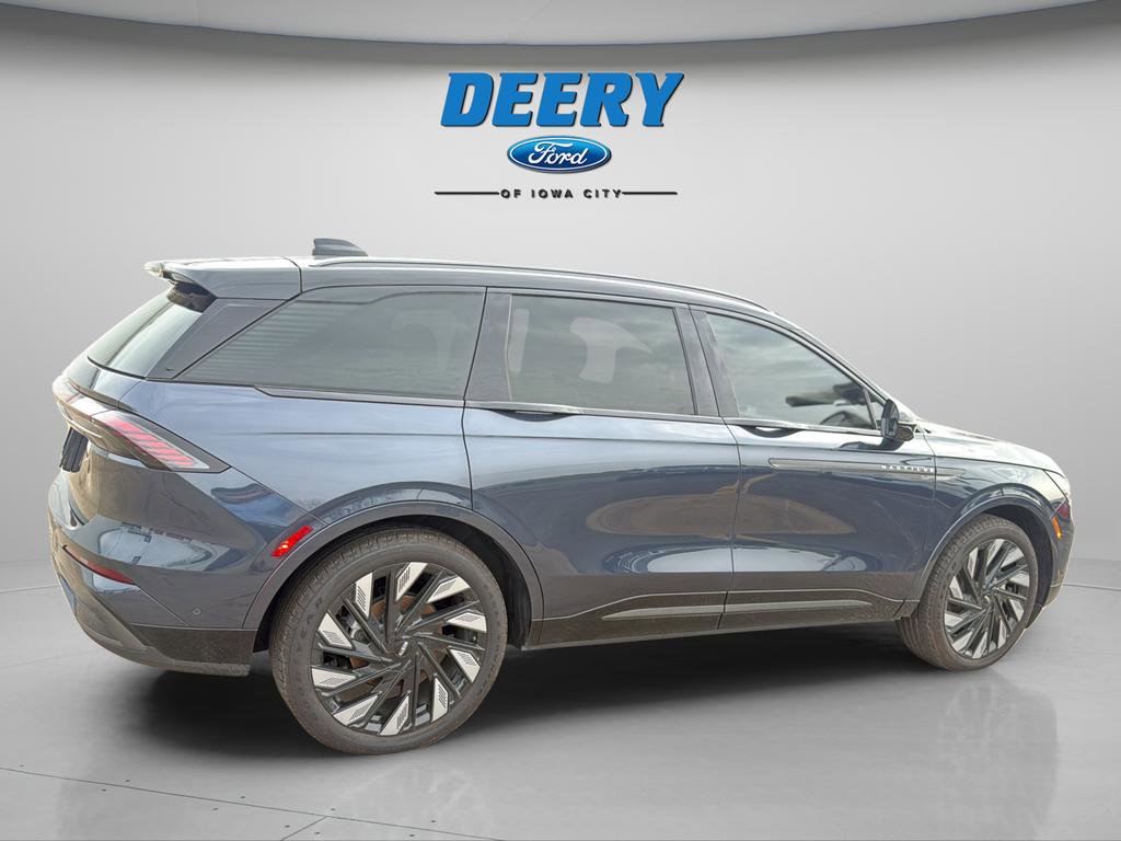 Used 2024 Lincoln Nautilus Reserve w/ Equipment Group 202A image 15