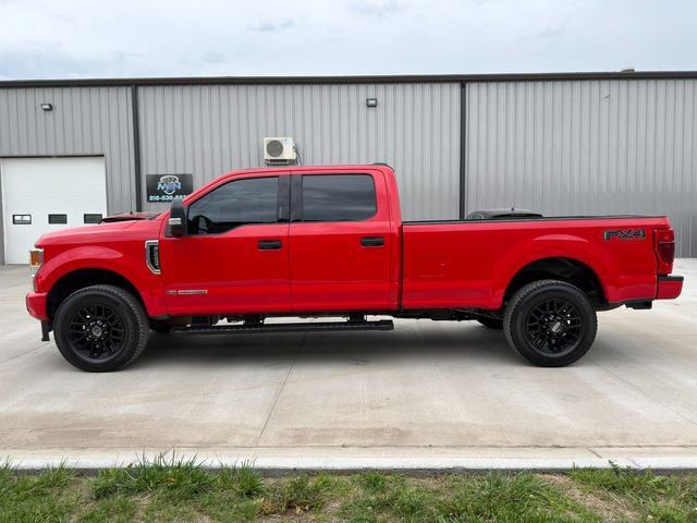 Used 2022 Ford F250 XLT w/ Black Appearance Package AWD/4WD image 4
