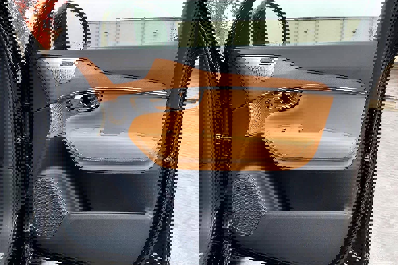 Used 2017 Volvo XC90 T6 Inscription w/ Vision Package image 27