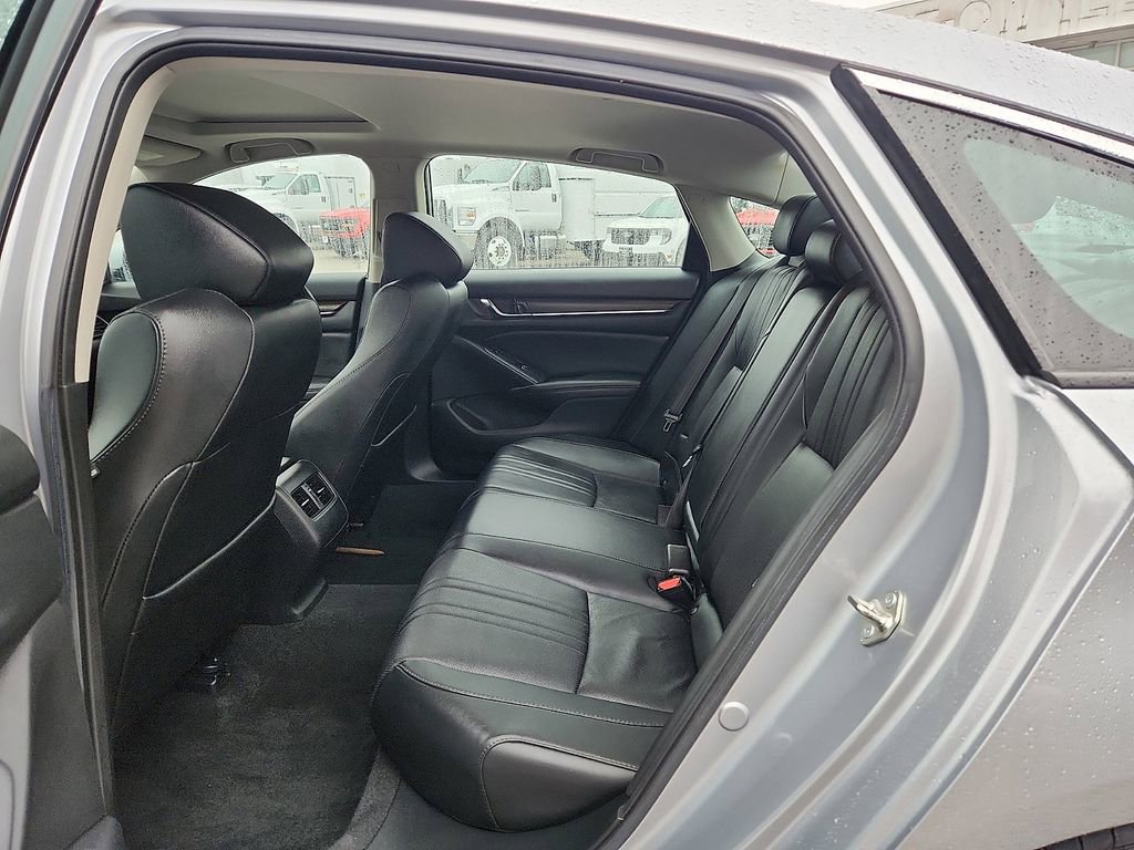 Used 2020 Honda Accord Touring image 6