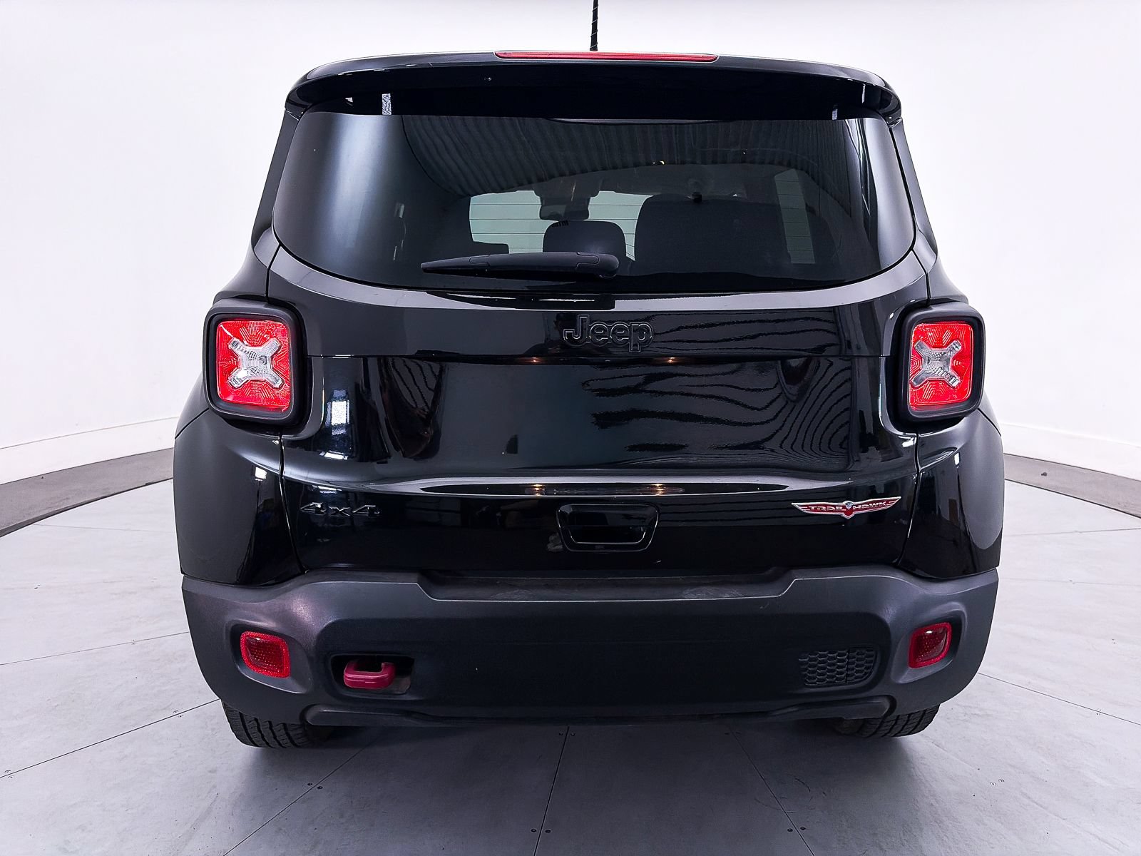 Used 2023 Jeep Renegade Trailhawk AWD/4WD image 13