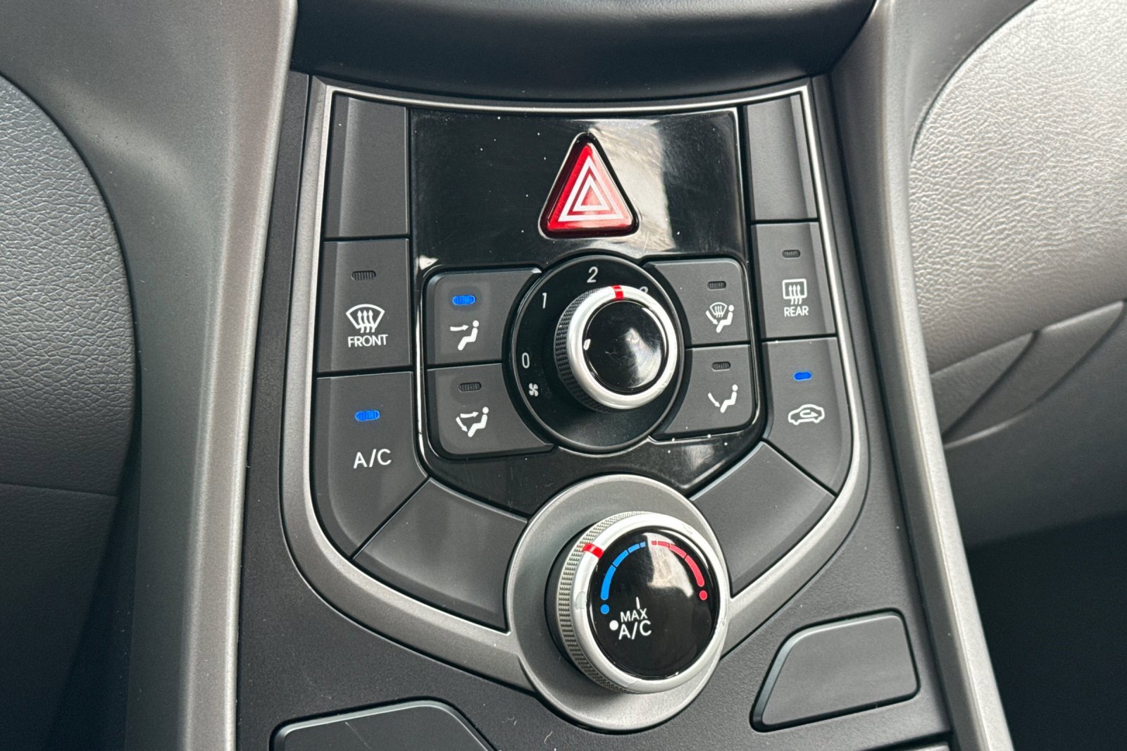 Used 2016 Hyundai Elantra SE image 22