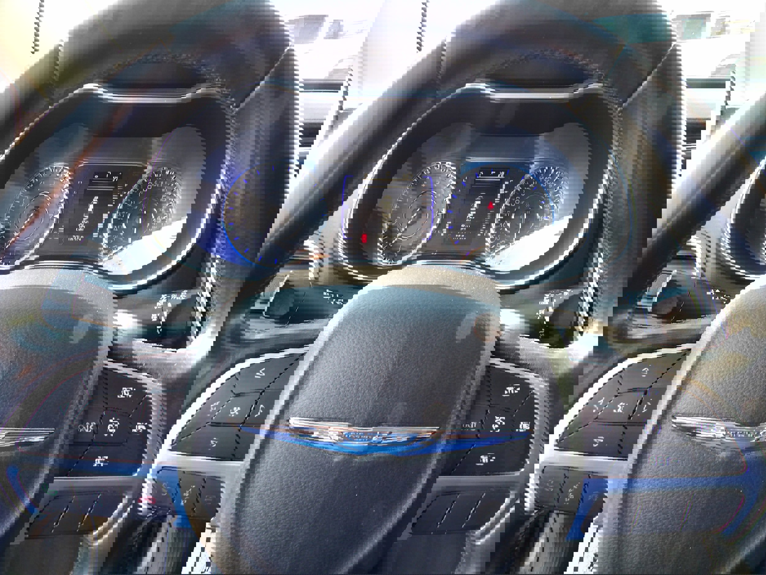 Used 2017 Chrysler 200 Limited Platinum image 14