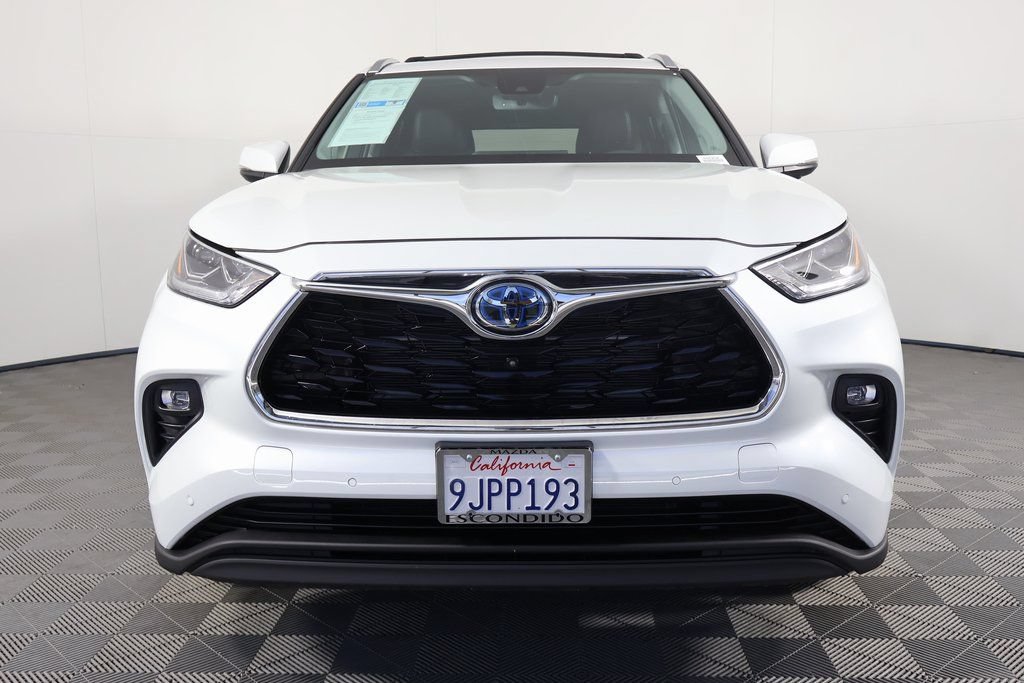 Used 2023 Toyota Highlander Limited AWD/4WD image 2