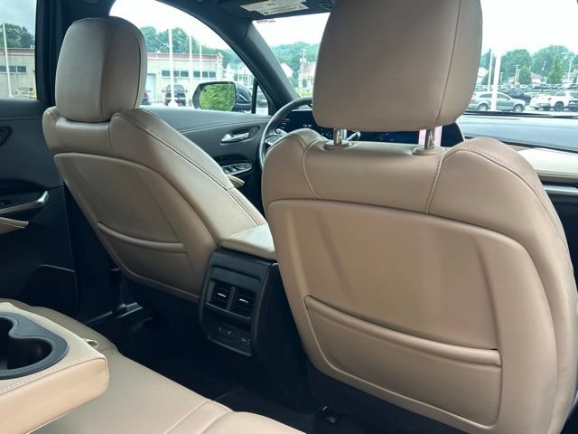 Used 2024 Cadillac XT4 Luxury w/ Cold Weather Package AWD/4WD image 46