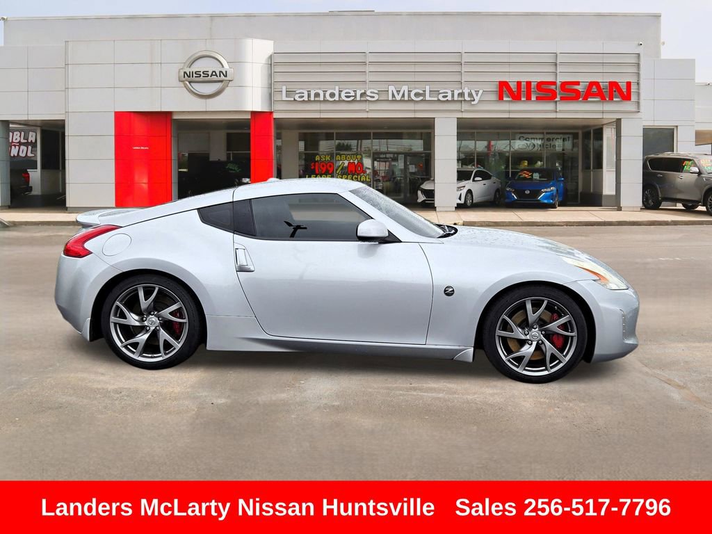 Used 2013 Nissan 370Z Touring w/ Sport Pkg RWD image 2