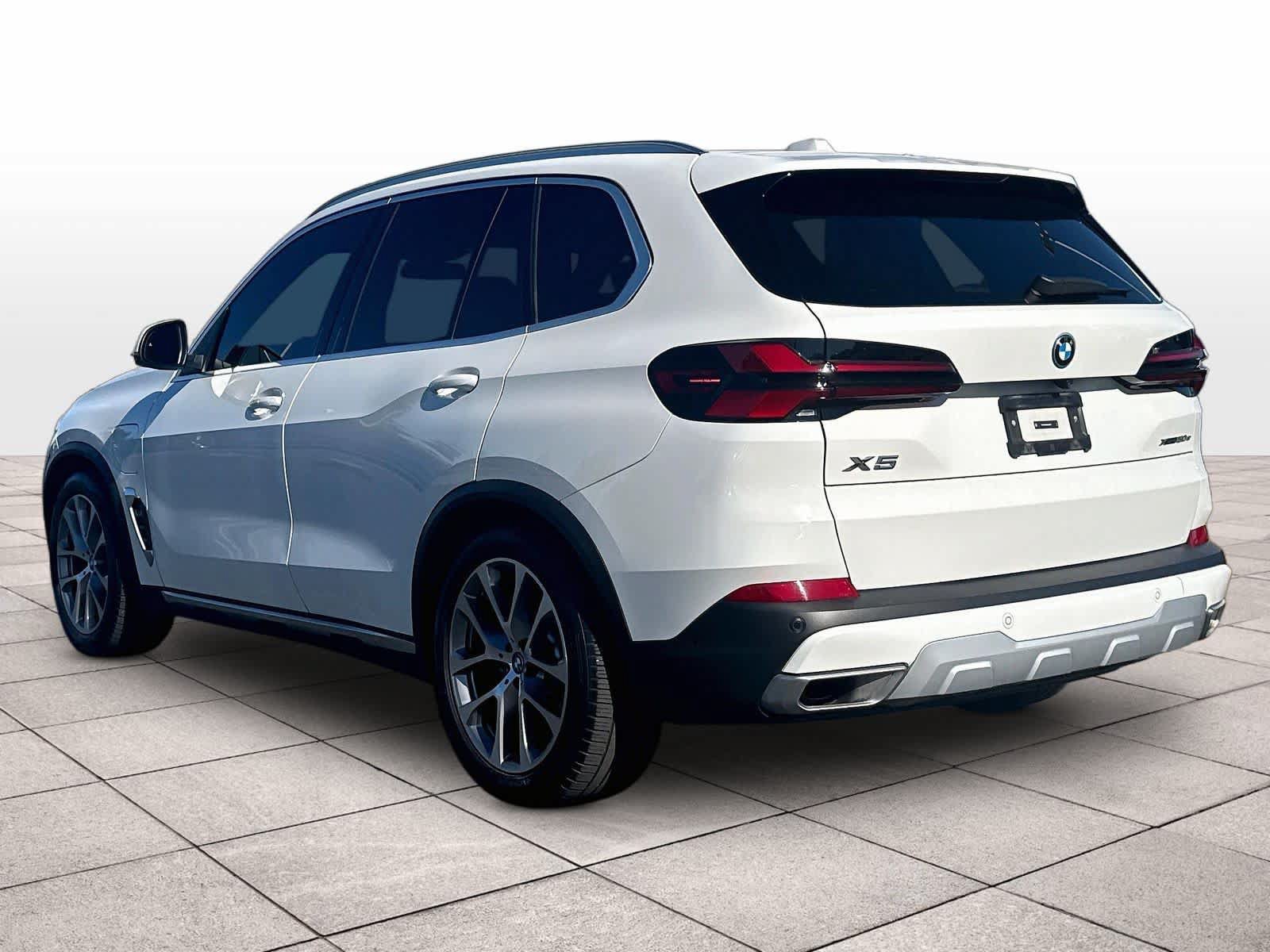 Used 2024 BMW X5 xDrive50e w/ Parking Assistance Package AWD/4WD image 7