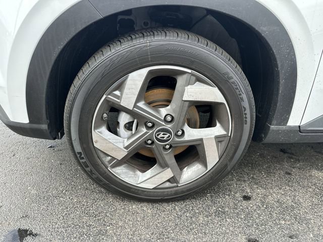 Used 2025 Hyundai Venue SEL image 17