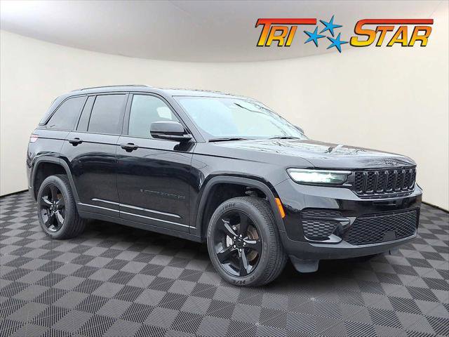 Certified 2024 Jeep Grand Cherokee Altitude image 1