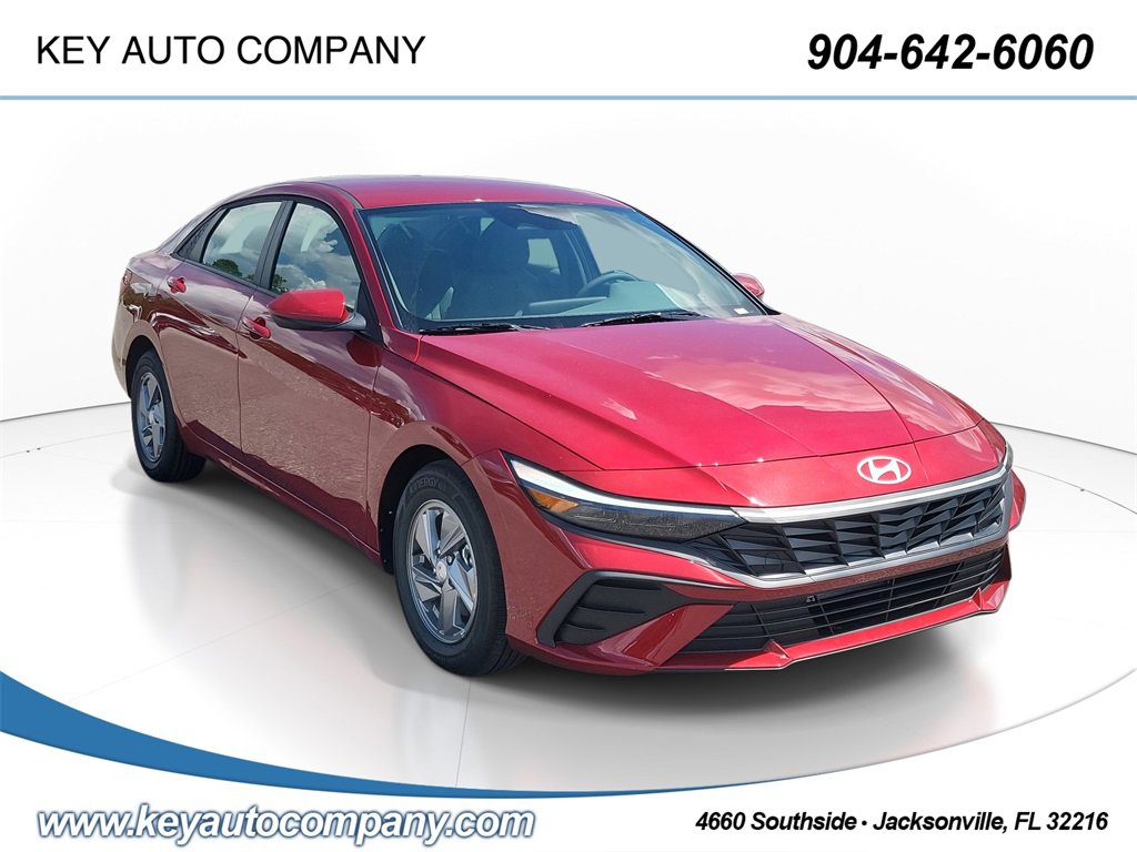 Used 2025 Hyundai Elantra SE