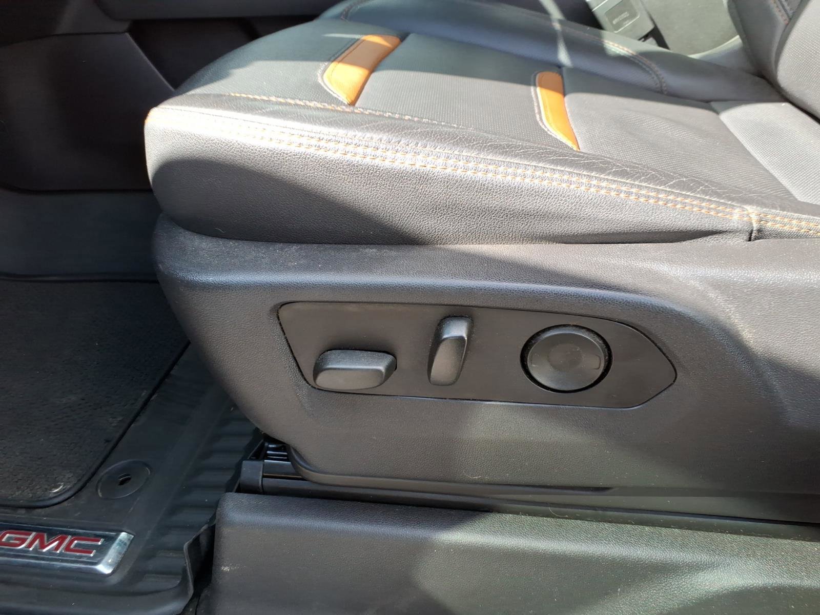 Used 2023 GMC Sierra 1500 AT4 w/ Technology Package image 10