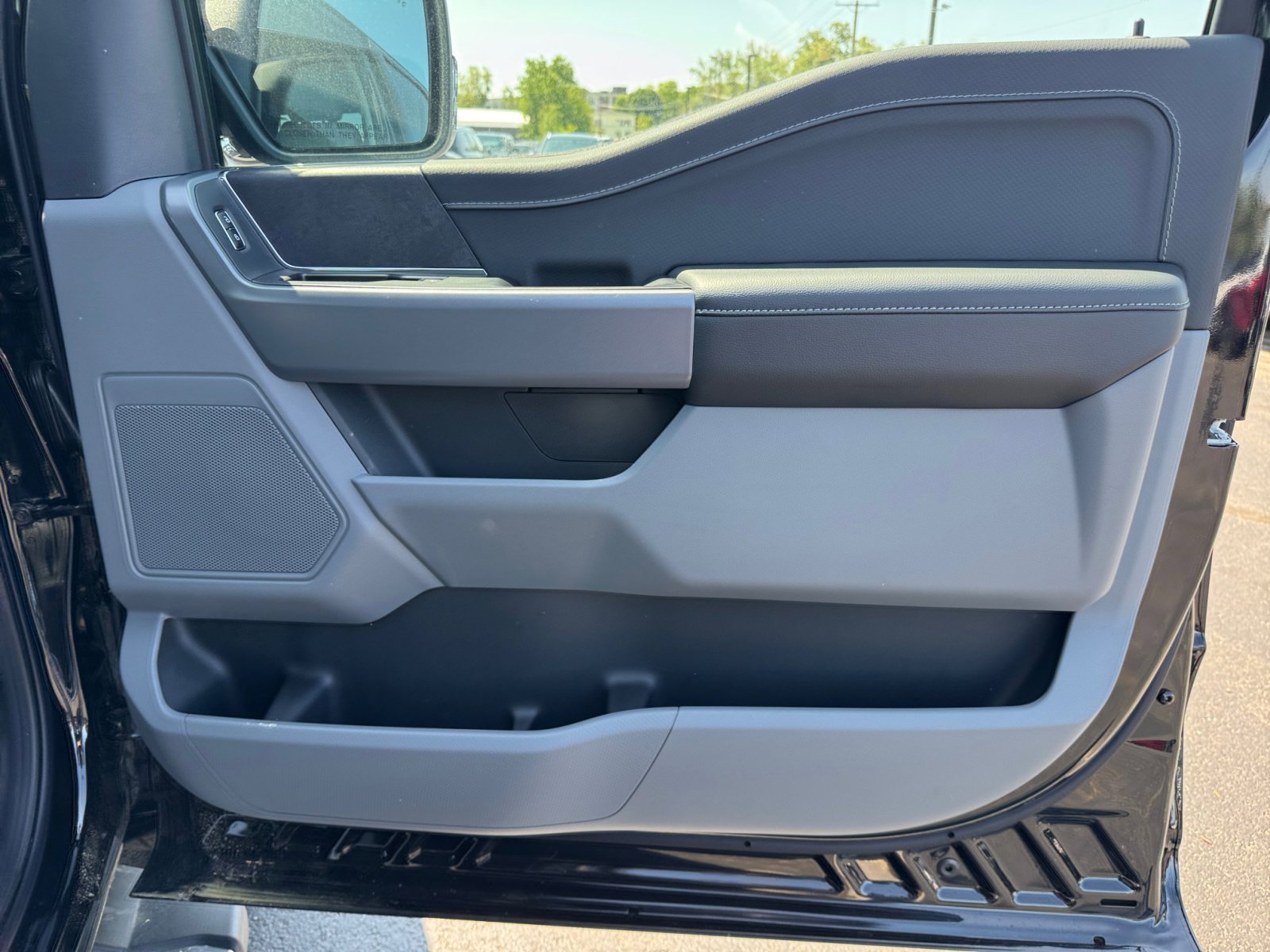 New 2025 Ford F150 XLT w/ Equipment Group 302A MID image 30