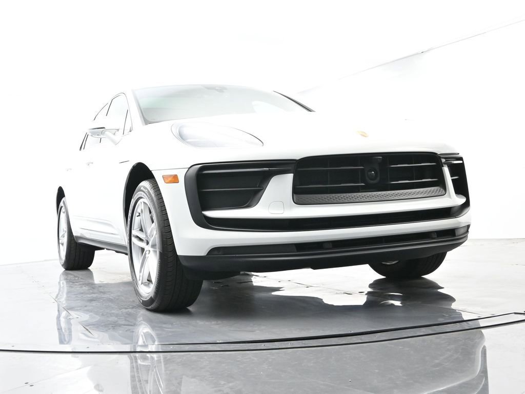 Certified 2023 Porsche Macan AWD/4WD image 54
