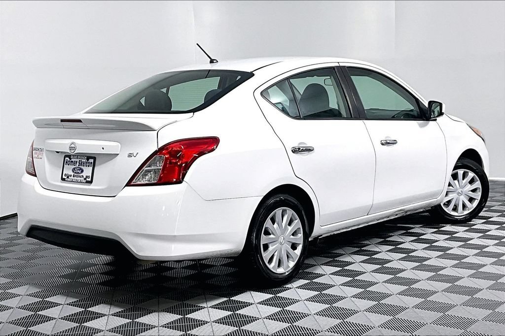 Used 2019 Nissan Versa SV FWD image 12