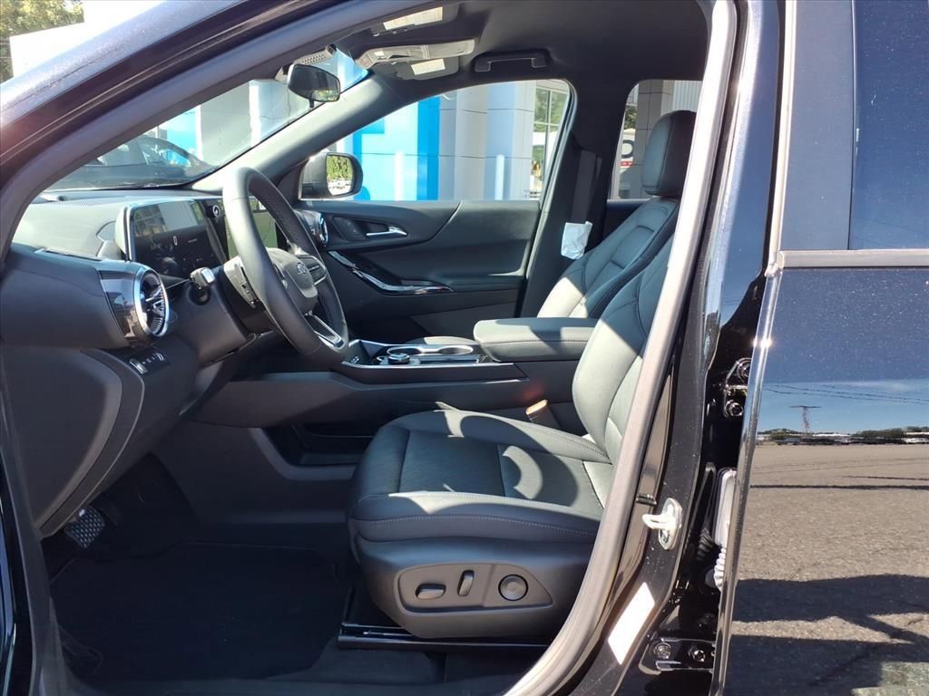 New 2026 Chevrolet Equinox LT w/ Convenience Package II image 4